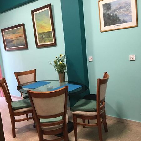 Past Or Tail Hostel Ларнака Екстериор снимка