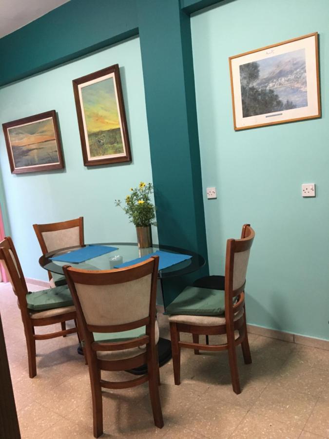 Past Or Tail Hostel Ларнака Екстериор снимка