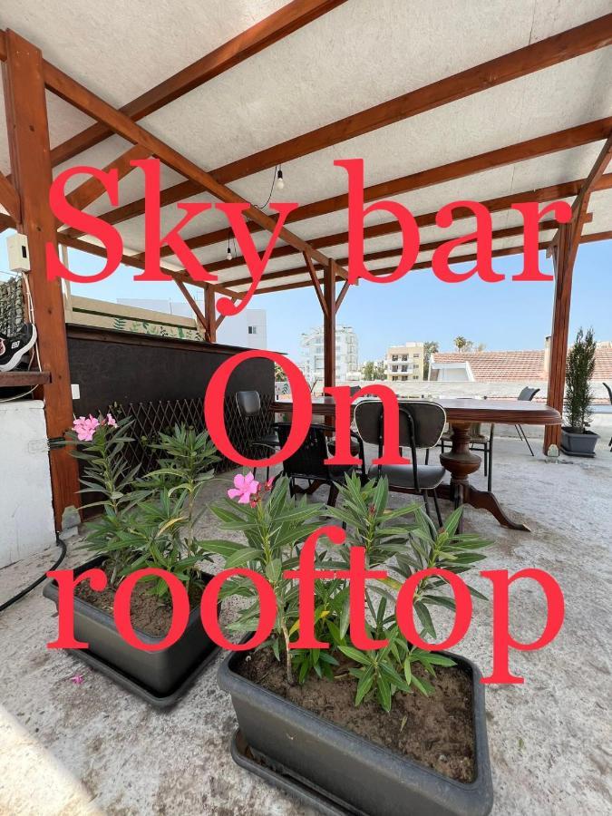 Past Or Tail Hostel Ларнака Екстериор снимка