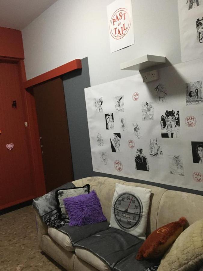 Past Or Tail Hostel Ларнака Екстериор снимка