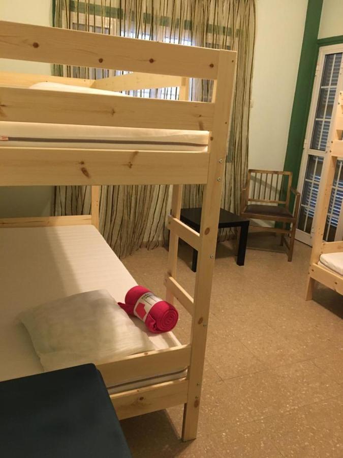 Past Or Tail Hostel Ларнака Екстериор снимка