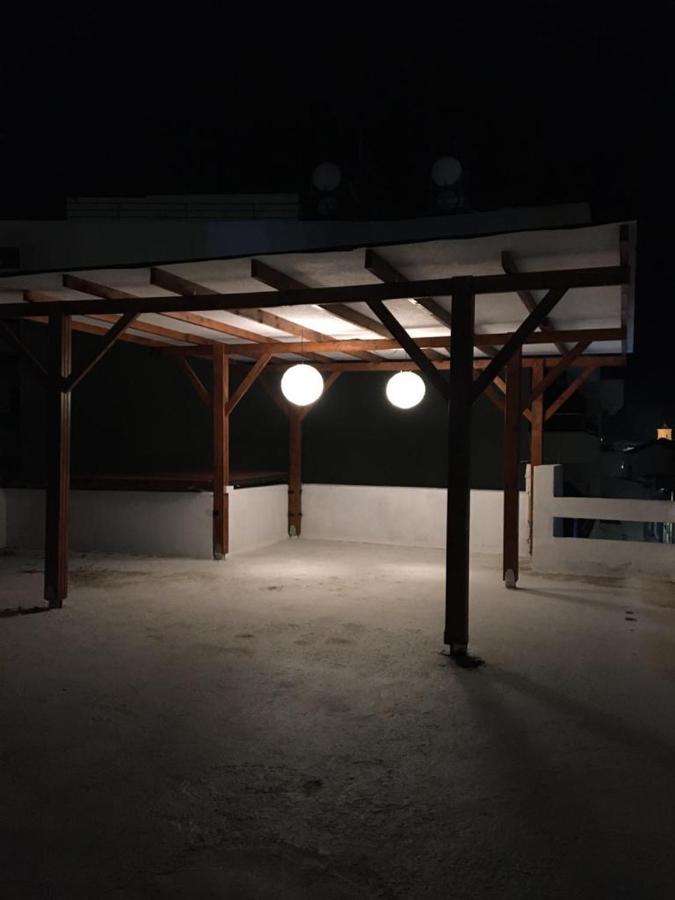 Past Or Tail Hostel Ларнака Екстериор снимка