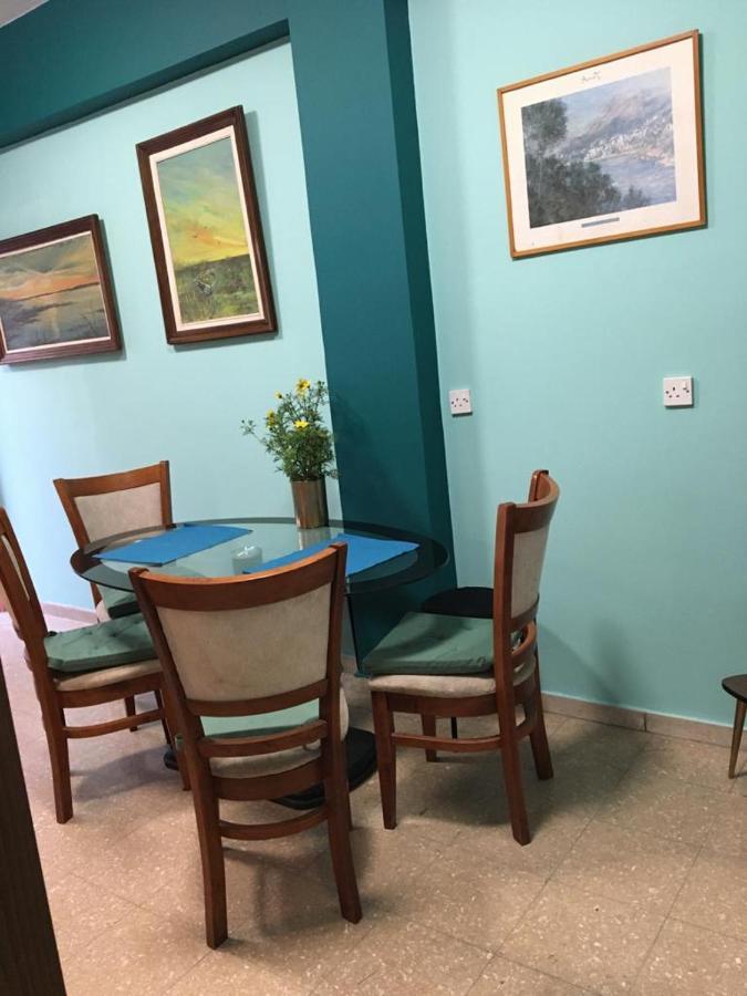 Past Or Tail Hostel Ларнака Екстериор снимка