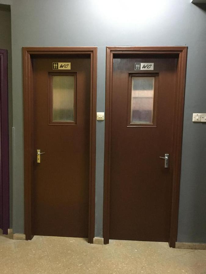 Past Or Tail Hostel Ларнака Екстериор снимка